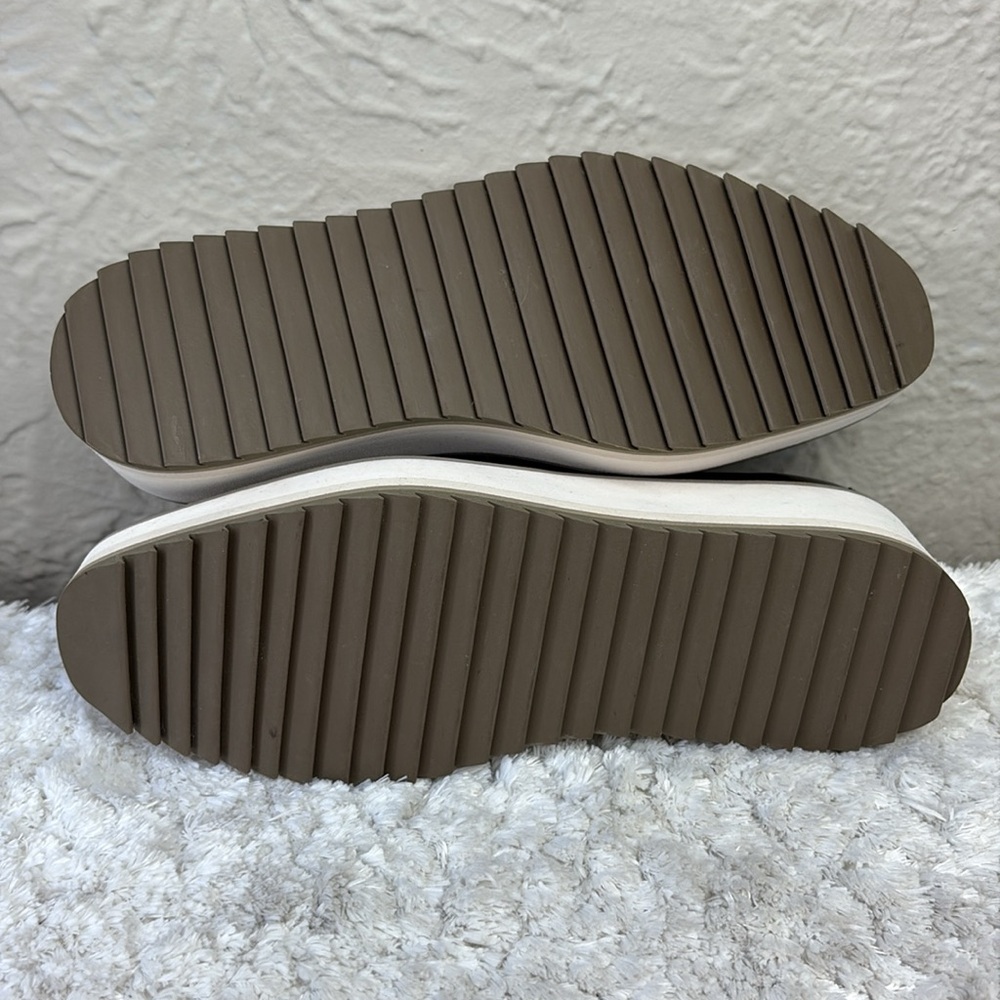 Johnston & Murphy Gracelyn Chain Loafers - Picture 10 of 12